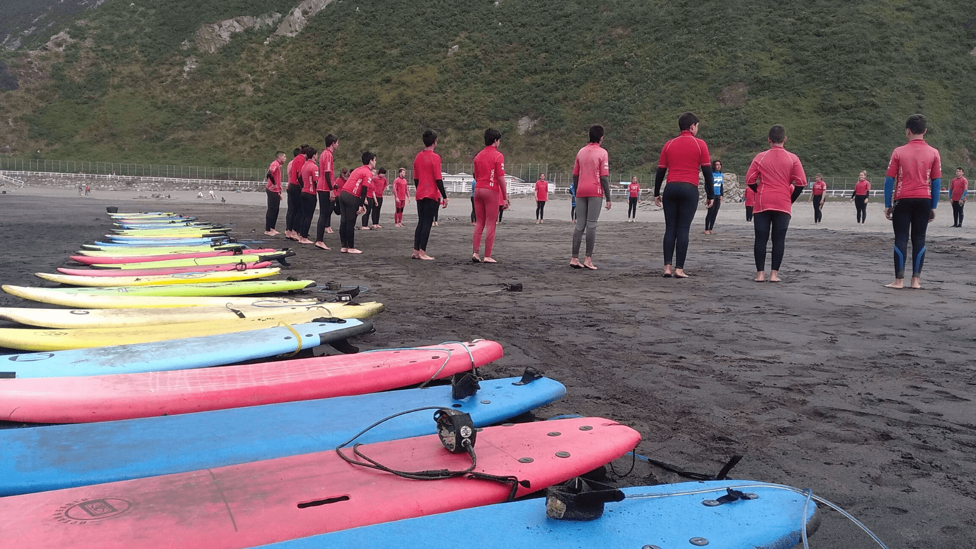 al-salir-del-cole-colmenar-viejo-madrid-campamento-surf-camp-asturias-gijon-surfcamp