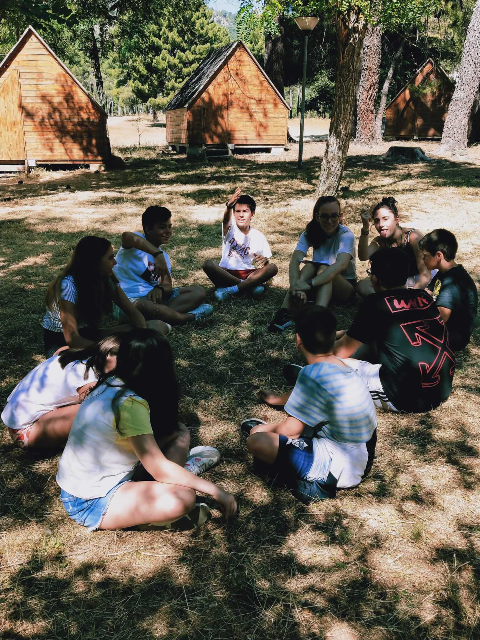 al-salir-del-cole-campamento-multiaventura-2020-albergue-san-juan-riopar-albacete-2