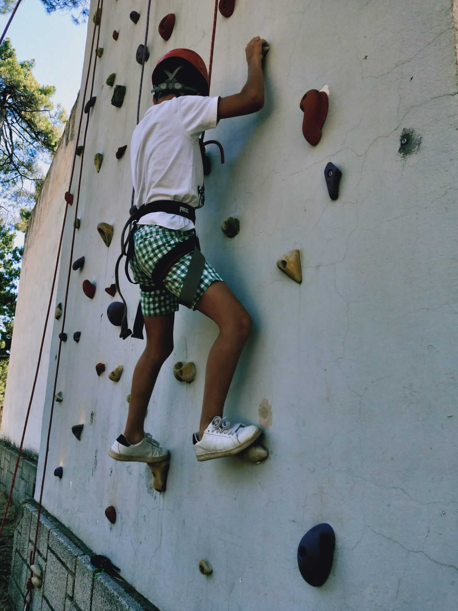 al-salir-del-cole-campamento-multiaventura-2020-albergue-san-juan-riopar-albacete-8